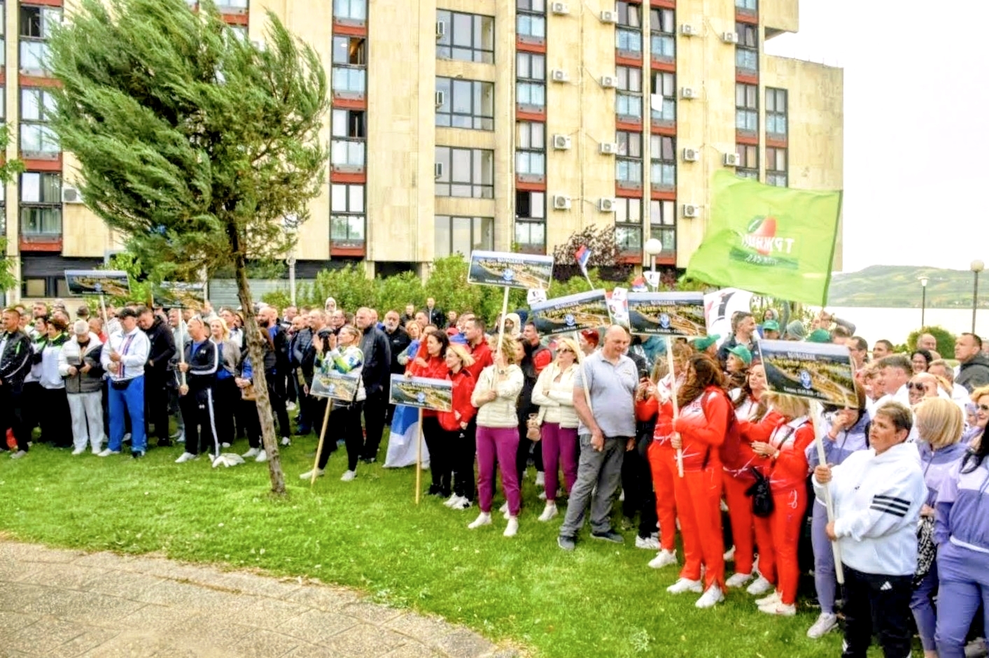 Učesnici 45. radničko-sportskih igara komunalaca Vojvodine u Kladovu